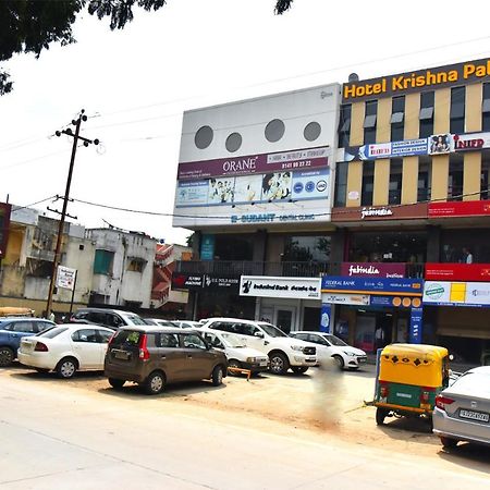 Hotel Krishna Palace Anand Exterior photo