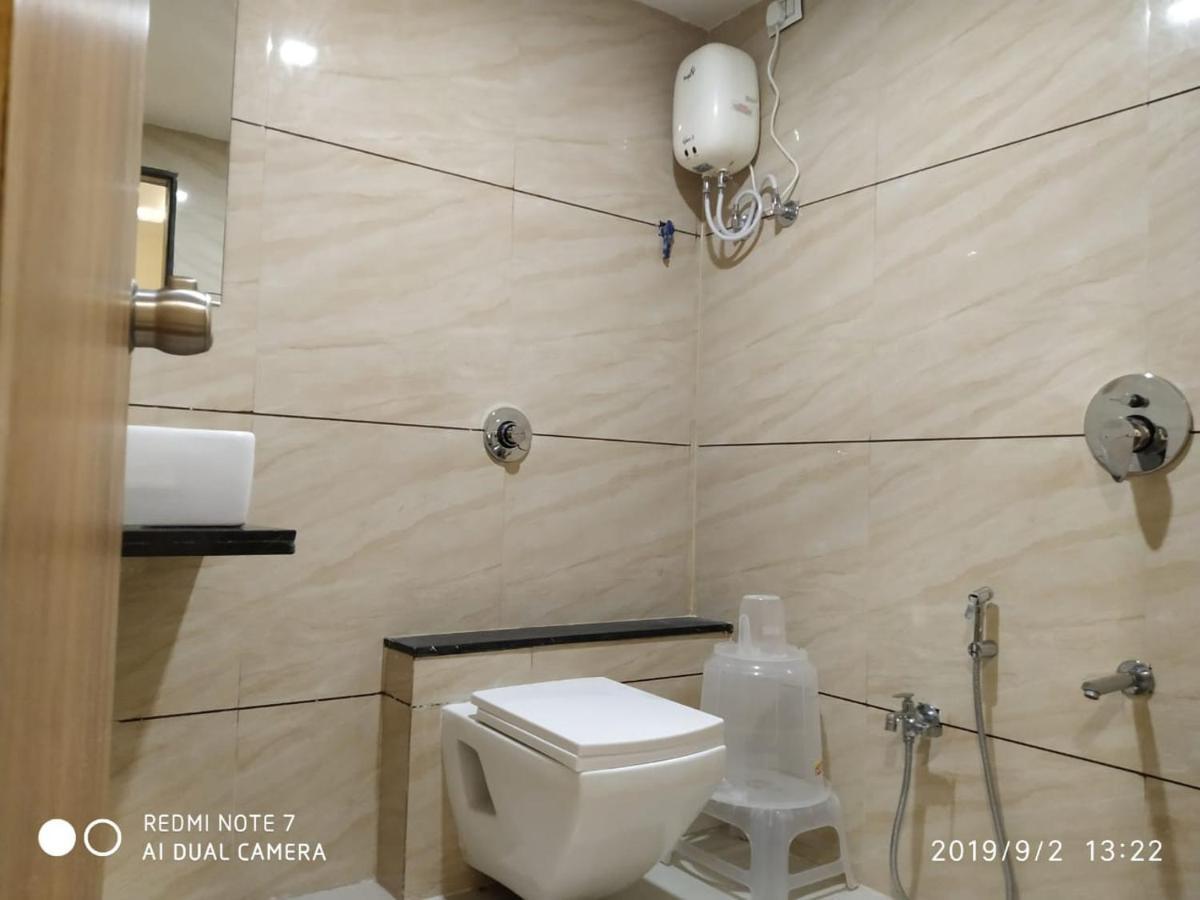 Hotel Krishna Palace Anand Exterior photo